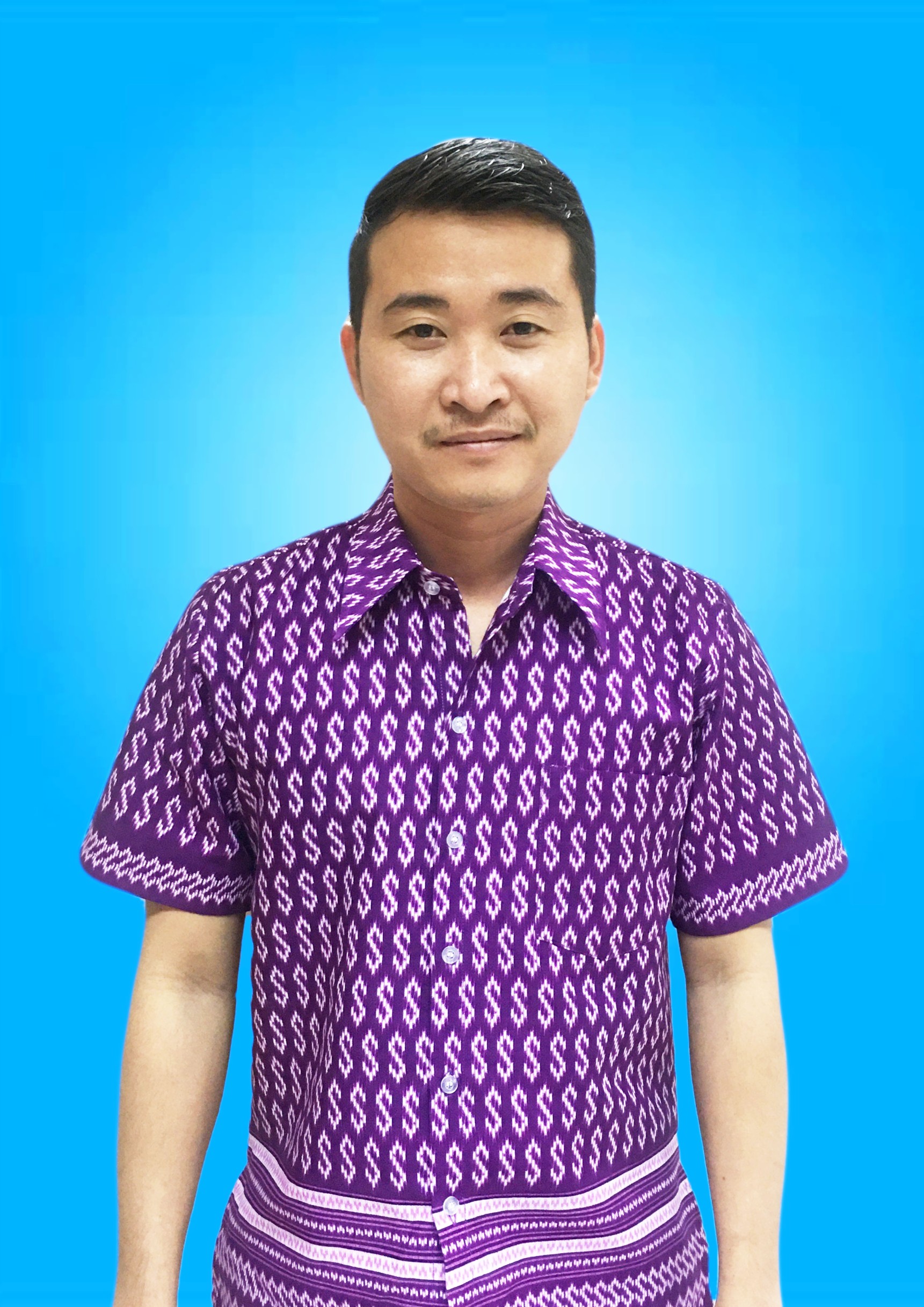 นายวงศ์สถิตย์ หัดแก้ว